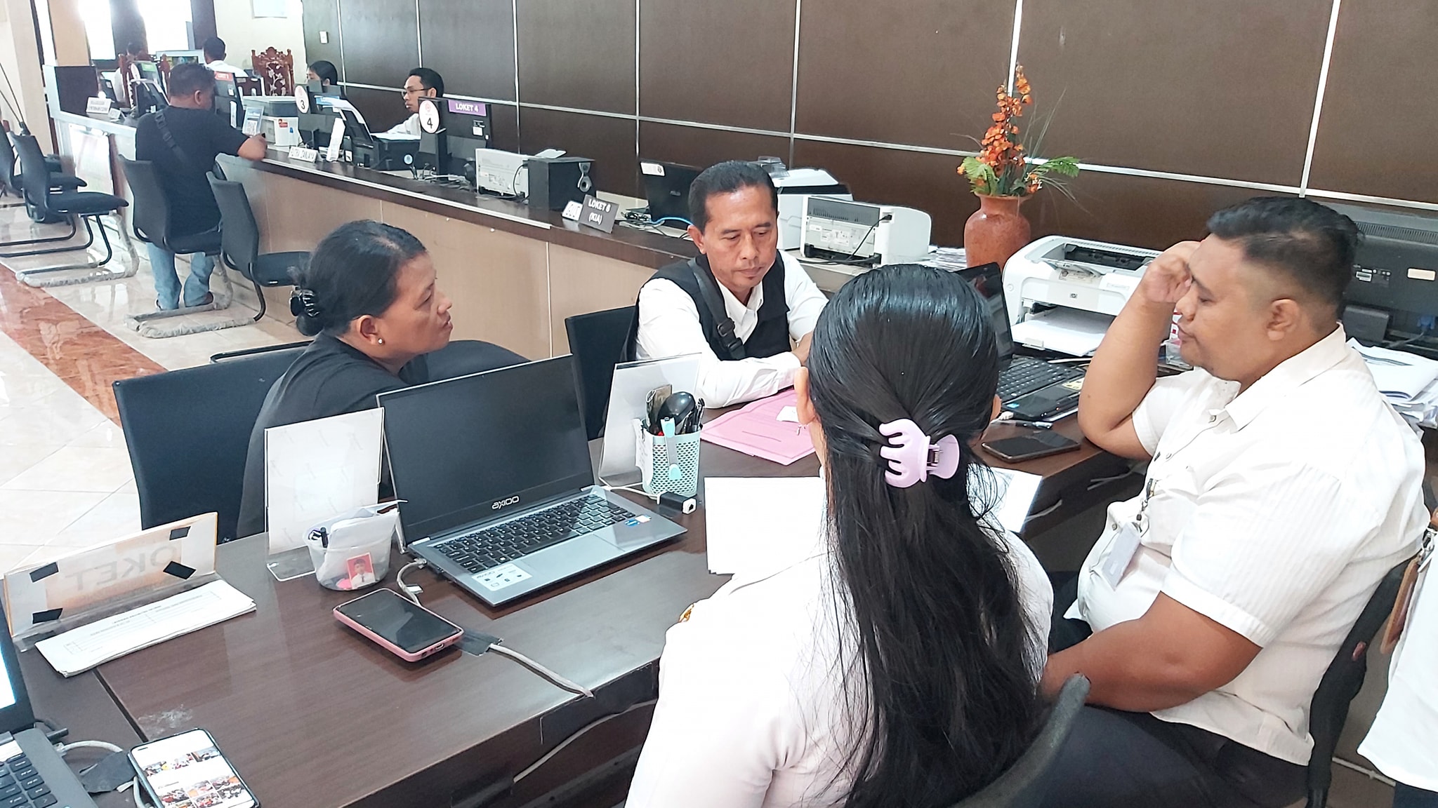 Galeri Foto Kegiatan Pelayanan Administrasi Kependudukan Di Kantor Disdukcapil Buleleng Rabu