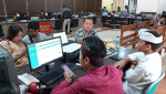 Kegiatan Pelayanan Administrasi kependudukan di Kantor Disdukcapil Buleleng - Kamis, 25 April 2024 Album 4