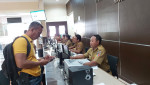 Kegiatan Pelayanan Administrasi kependudukan di Kantor Disdukcapil Buleleng, Senin, 15 Juli 2024 - Album 2