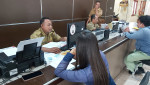 Kegiatan Pelayanan Administrasi kependudukan di Kantor Disdukcapil Buleleng - Senin, 29 April 2024 Album 6